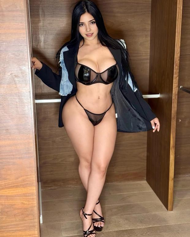 Karla Megan — Fanvue Exclusivo
