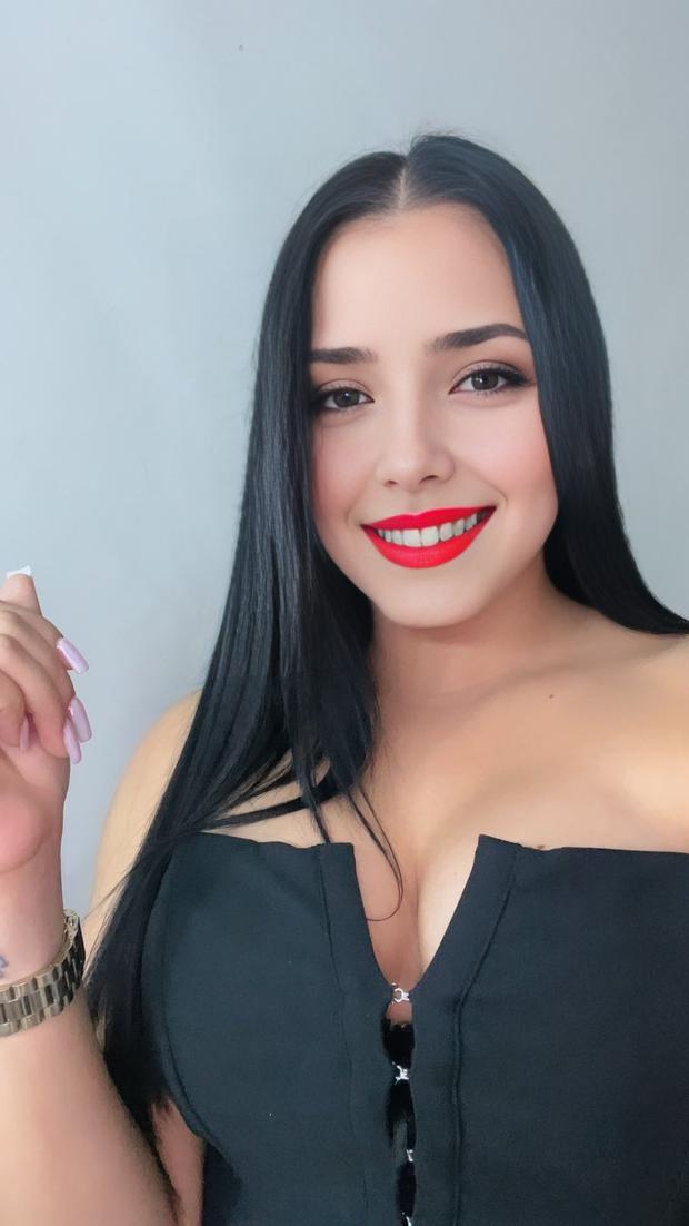 Karla Megan — Redes Sociales